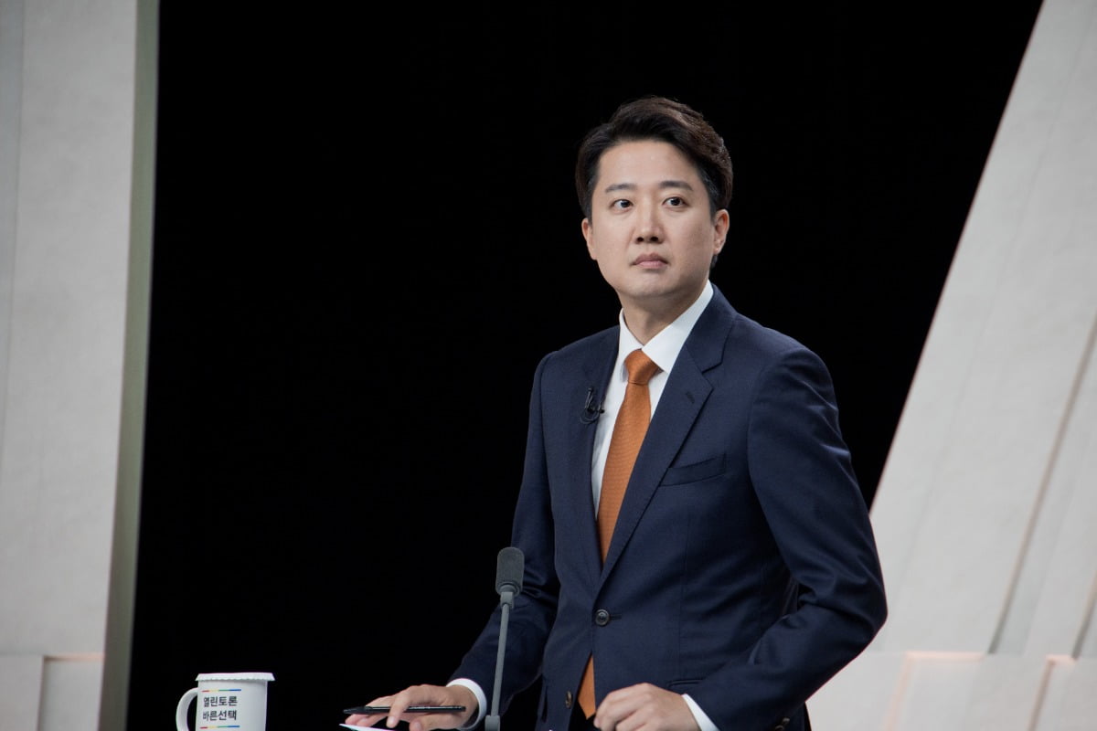 '이준석 의원 제명 청원' 국회심사 예정…청원 14만명 돌파