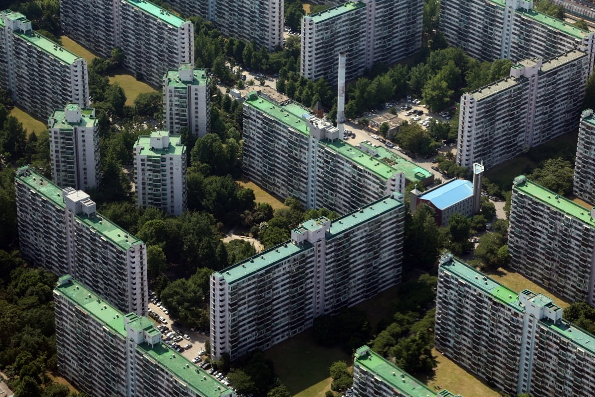 서울 강남구와 송파구의 재건축 아파트가 토지거래허가구역으로 재지정됐다. 사진=뉴스1