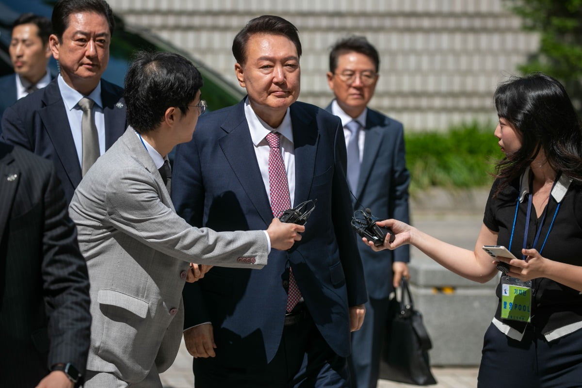 윤석열 전 대통령이 9일 오전 서울 서초구 서울중앙지방법원에서 '내란 우두머리' 혐의 사건 6차 공판에 출석하고 있다. /사진=뉴스1