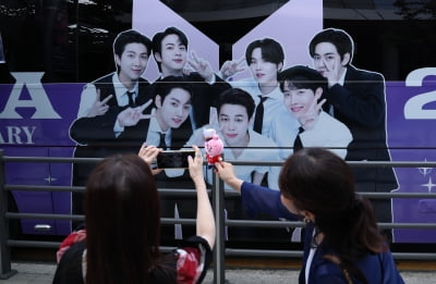 "하이브, BTS 완전체 컴백 효과 기대…목표가↑"-삼성