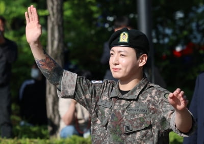 BTS 정국 전역하자마자 '깜짝'…중국인 체포