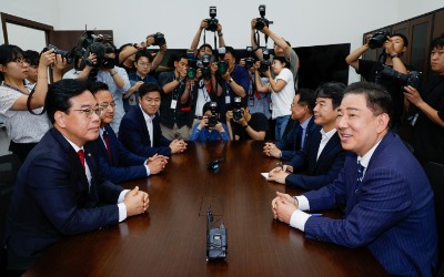 [속보] 대통령실 "여야 당연히 만나야…시기 조율될 것"