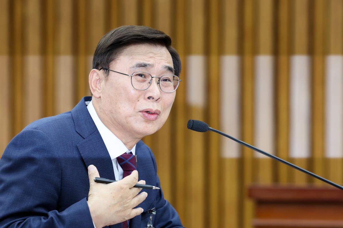 이종석 국가정보원장 후보자가 19일 오전 서울 여의도 국회에서 열린 인사청문회에 출석해 의원 질의에 답하고 있다.  / 사진=뉴스1