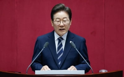 [속보] 李 "전국민 1인당 15만원씩…형편·지역 따라 최대 52만원"