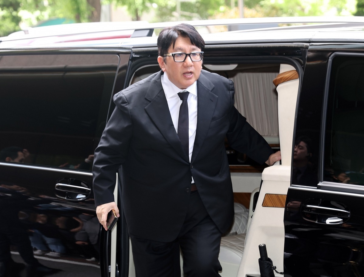 하이브 "상장 과정 논란 송구…법률 준수한 점 충실히 소명할 것"