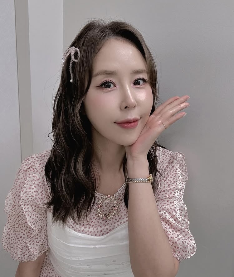 Koyote's Shinji Stuns with Radiant Beauty Ahead of Upcoming Wedding