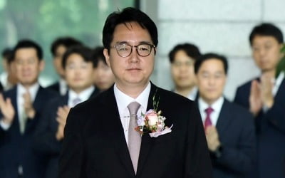 떠나는 심우정 검찰총장 "검찰 필수 역할 폐지는 국민을 위한 길 아냐"