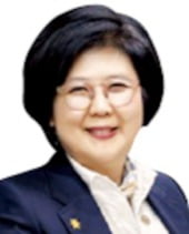 [한경에세이] 여성의 행복과 아이의 미래