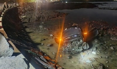제주 해안도로 추락 승용차 '음주운전'이었다…20대 운전자 입건