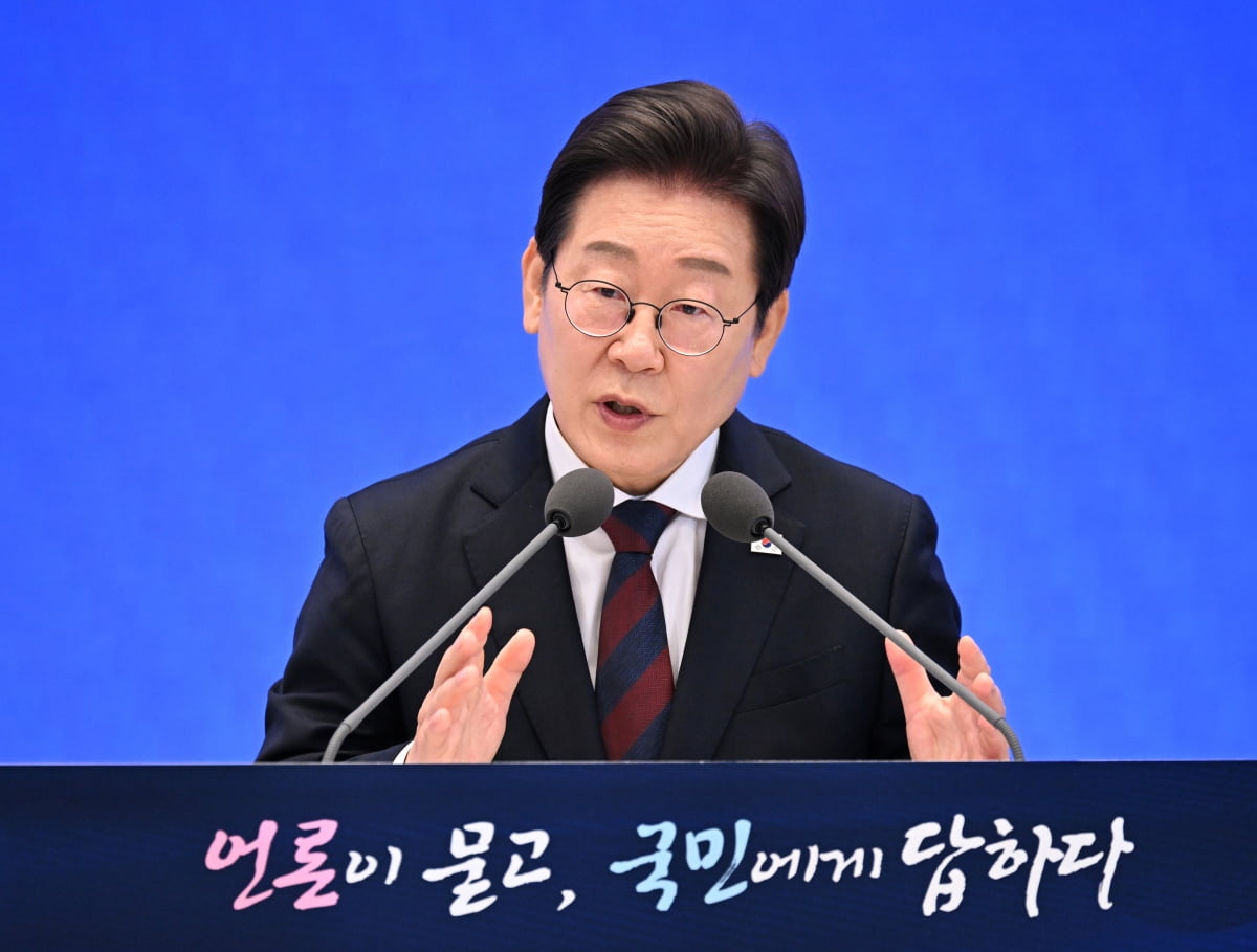 [포토] 이재명 대통령, 취임 한 달 첫 공식 기자회견