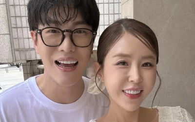 "양다리 걸치다 임신"…'신지 예비신랑' 문원, 입 열었다