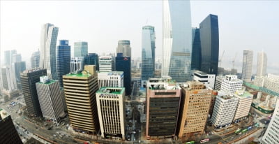 [단독] '더 이상 못 버텨'…"보수인하 없다"던 한투운용, 결국 백기