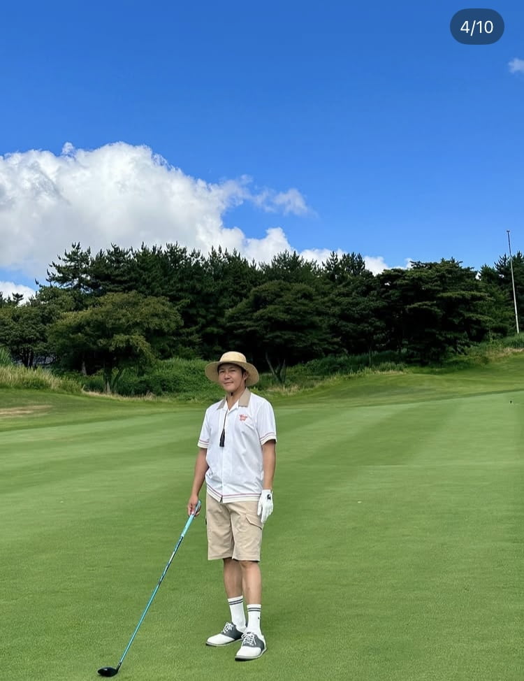 Comedian Jo Se-ho Enjoys Golf Despite Heatwave, Shares Humorous Injury on TV Show