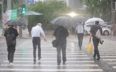서울 퇴근길 '기습 폭우' … 도로 곳곳 침수되고 차량 통제