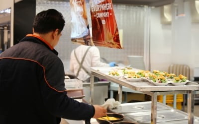 "먹기 싫어요" 점심마다 '샐러드' 외면받더니…'깜짝 결과'
