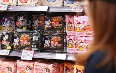 삼양식품, 장중 150만원 터치…증권가는 '주가 더 간다'