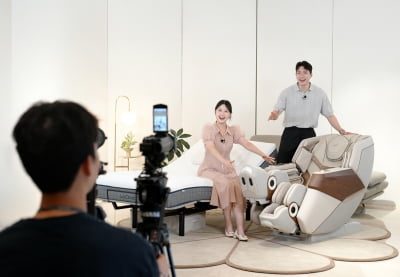 요즘 누가 홈쇼핑으로 사나 모바일라이브로 사지…안마의자도 모바일로