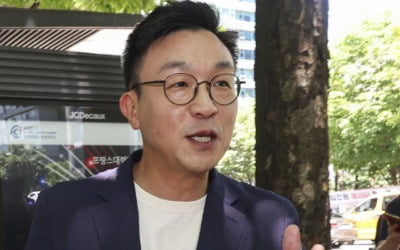 [포토] 尹 사저 압수수색 입회 마친 최지우 변호사