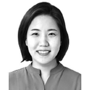 [이서연의 돌봄과 실버 사회] 가족 책임으로만 둘 수 없는 돌봄의 무게