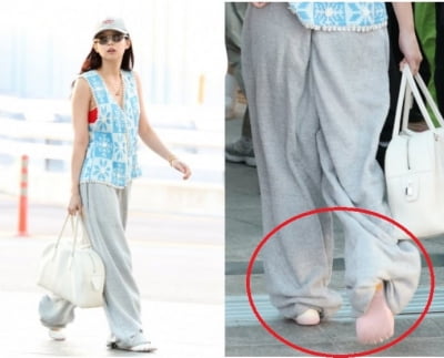 '무좀 양말인 줄 알았는데'…제니 발가락 신발 '품절 대란'