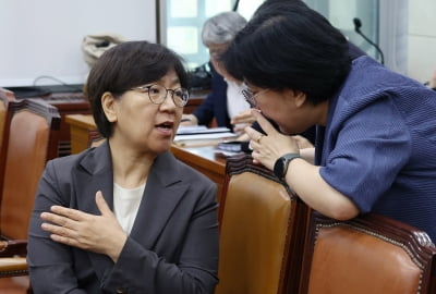 [포토] 정은경 인사청문회 40분 만에 파행…남편 '코로나'주식 의혹