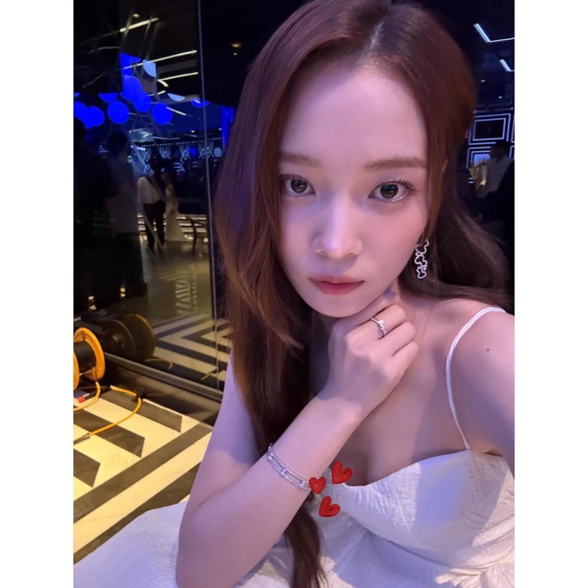 Yoon So-hee Captivates with Enchanting Visuals at the Blue Dragon Series Awards