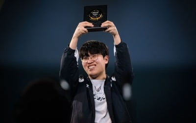 젠지 EWC LoL 우승…MVP 기인 '1억 4000만원' 받는다