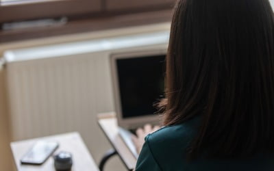 "웬만한 사람보다 낫네요"…Z세대, 연애 대신 푹 빠져버린 게