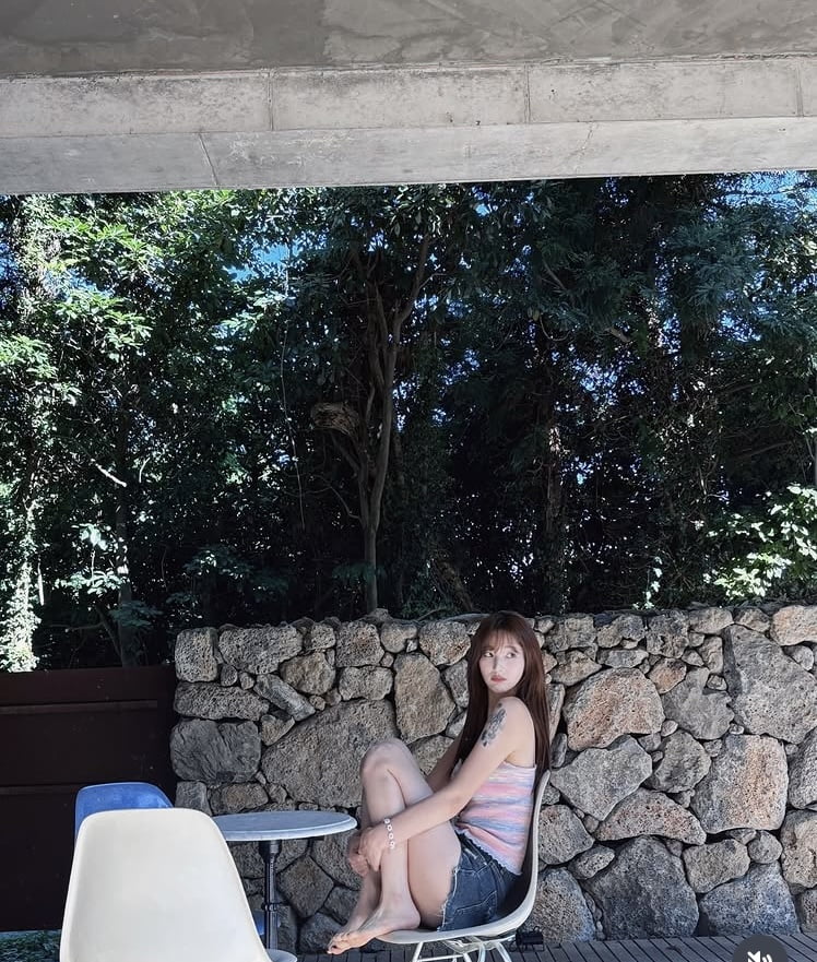 Yulhee Flaunts Stunning Beauty and Opens Up About Personal Experiences