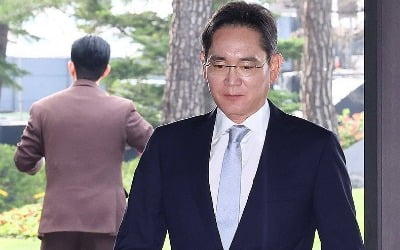 속보  이재용, 워싱턴행 출국…한미 관세협상 지원사격