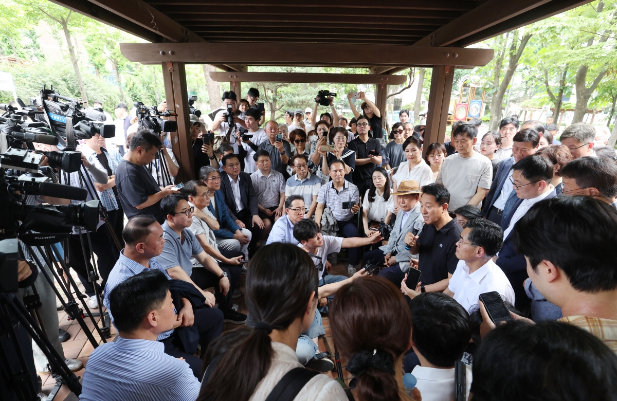 [포토] 오세훈 서울시장, 목동6단지 재건축 현장 방문