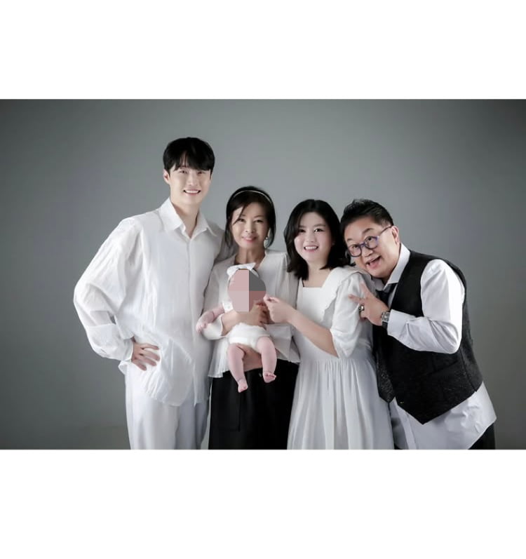 Trot Singer Won Hyuk Celebrates Daughter's 50-Day Milestone with Heartwarming Photos