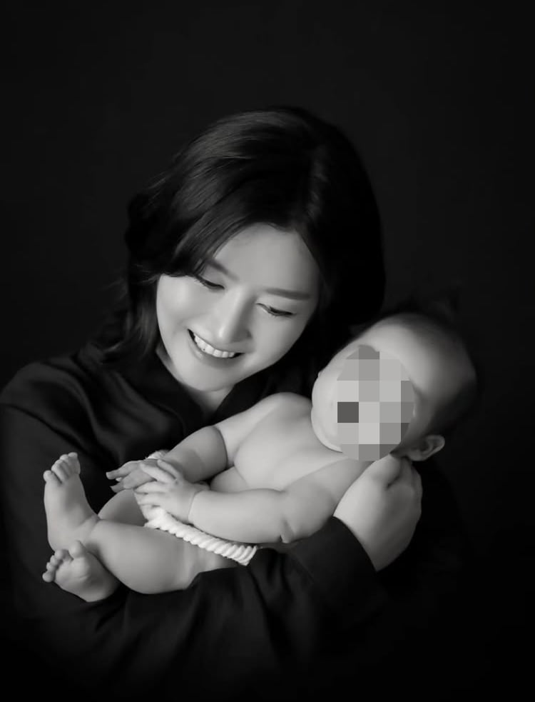 Trot Singer Won Hyuk Celebrates Daughter's 50-Day Milestone with Heartwarming Photos