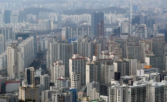 지난해 3월 여의도에서 바라본 서울시내 모습. 김범준 기자