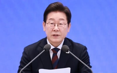 [속보] 李대통령 "대출규제는 맛보기에 불과…부동산 대책 더 많아"