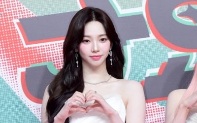 "옷 사진 지운 이유는…" 카리나의 '고백'