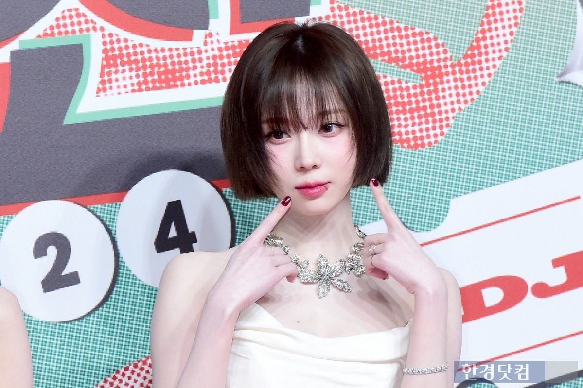 겨울, 공항에서 매니저에 의지한 모습 포착… 과거 기흉 수술 재조명! 현재 상태는?