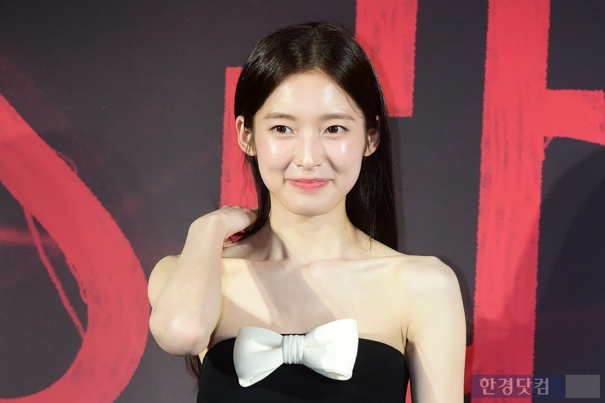 [포토] 아린, '리본 달린 튜브톱 드레스로 깜찍하게~' 