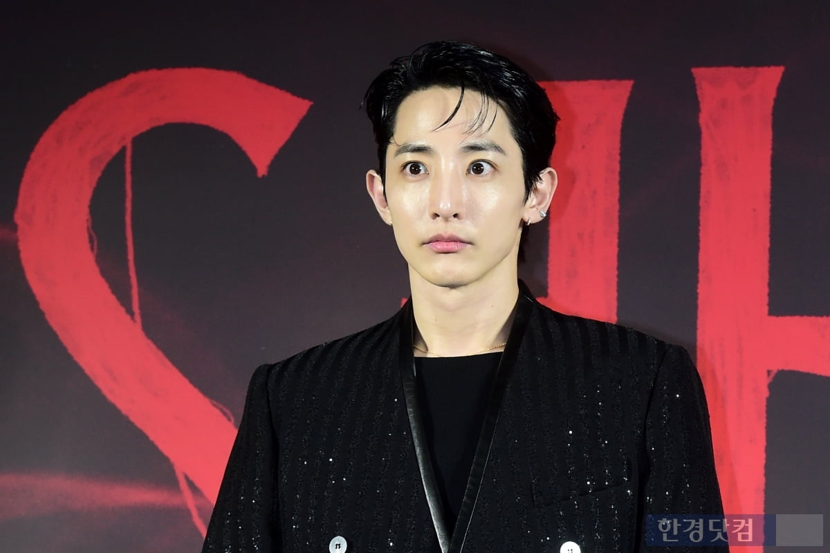 [포토] 이수혁, '감탄을 부르는 완벽 슈트핏'