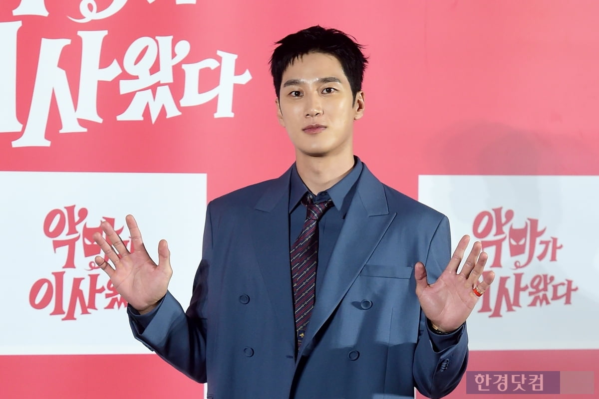 [포토] 안보현, '팬들 반하게 만드는 멋짐'
