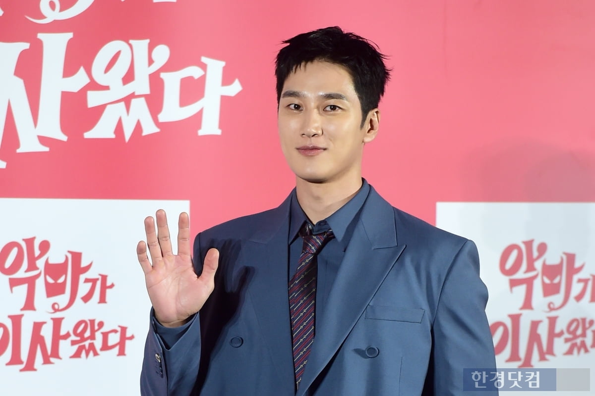 [포토] 안보현, '팬들 반하게 만드는 멋짐'