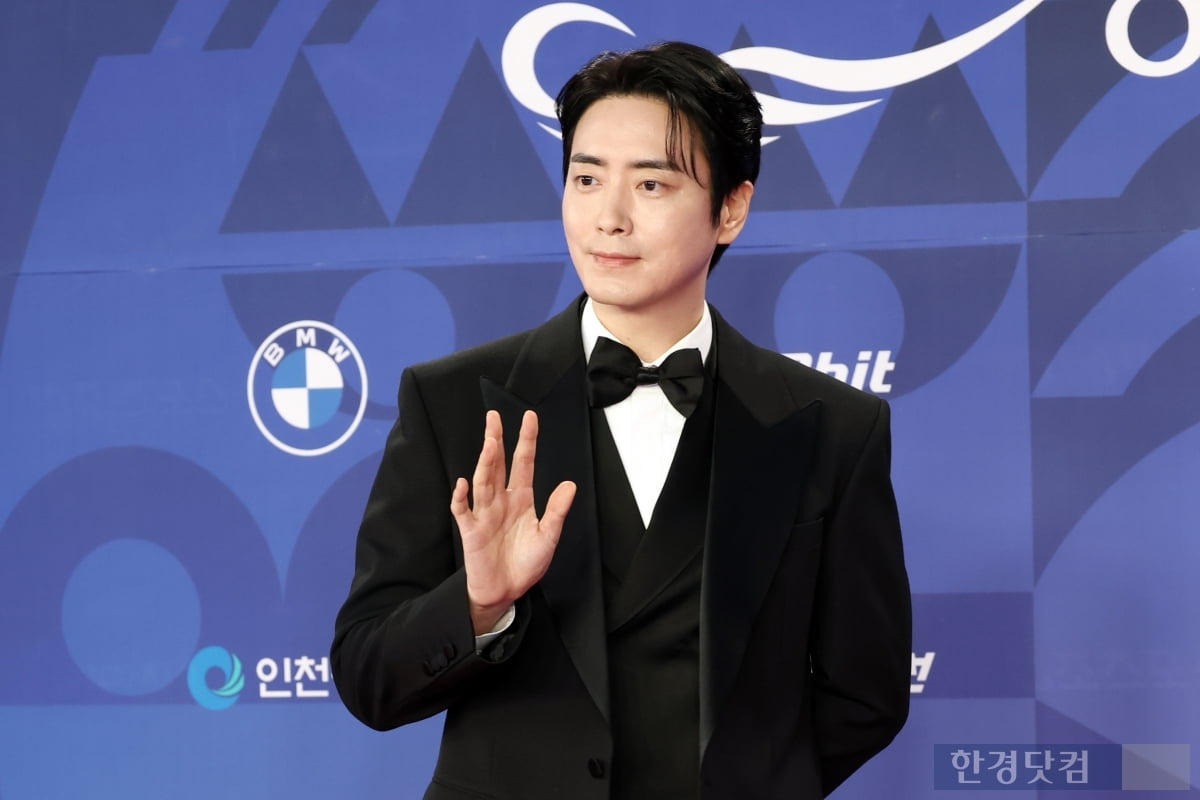 [포토] 이준혁, '팬들 설레게 만드는 멋짐'