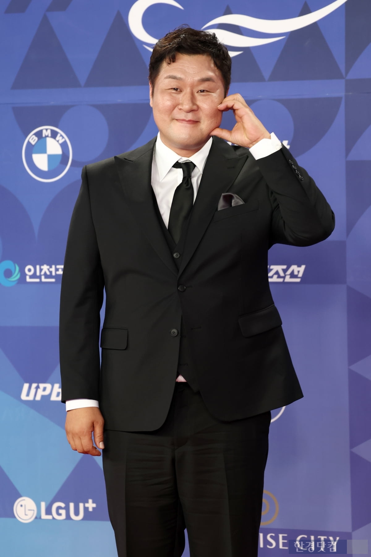 [포토] 윤경호, '귀여움 담은 하트~'