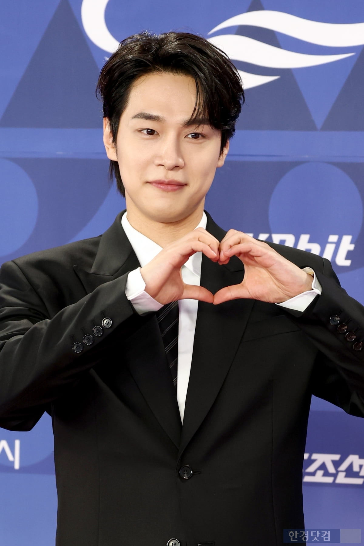 [포토] 강유석, '부드러운 미소에 팬들 심쿵'