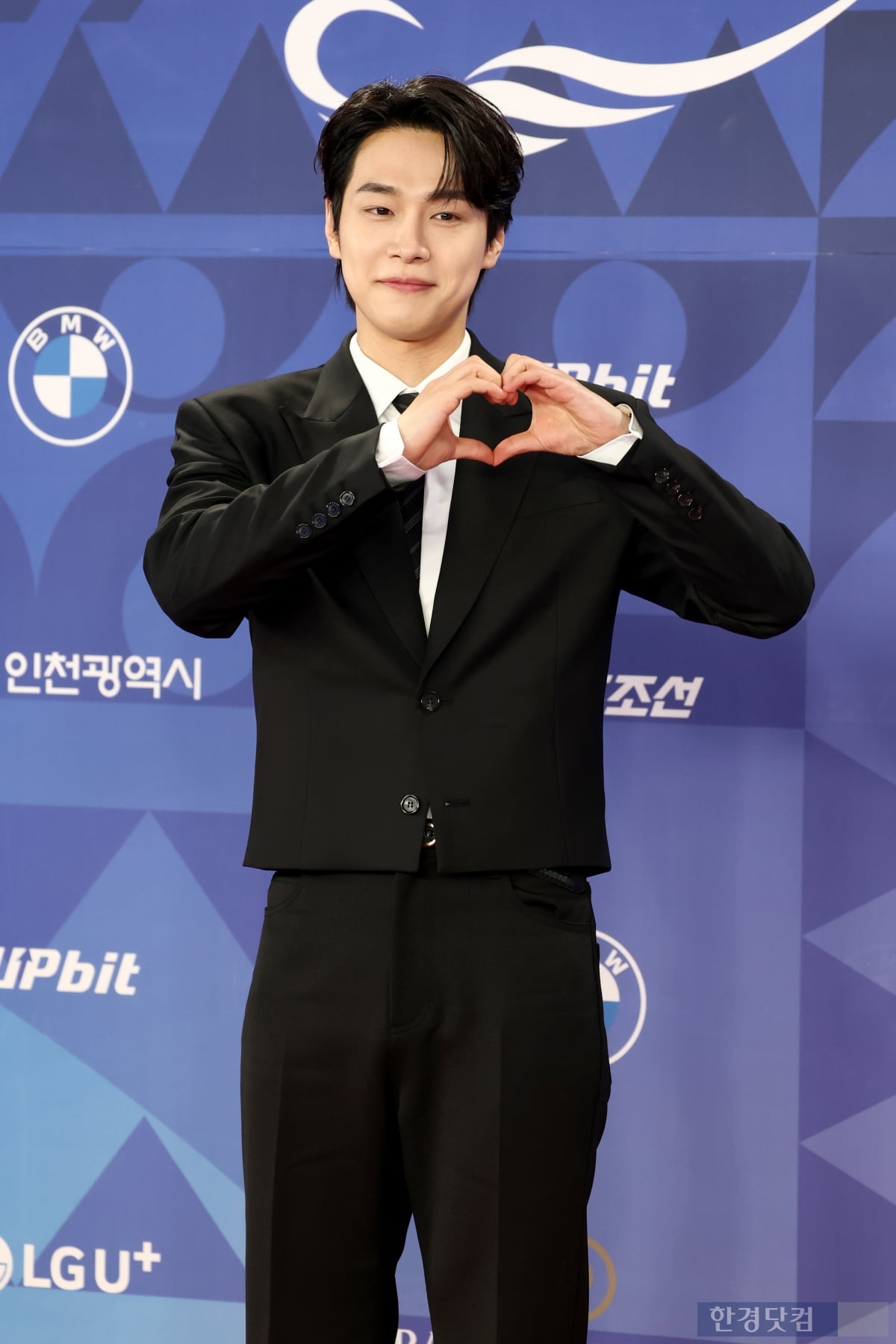 [포토] 강유석, '부드러운 미소에 팬들 심쿵'