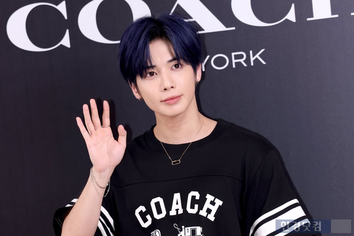 [포토] TXT 태현, '살짝 지은 미소에 모아 심쿵'
