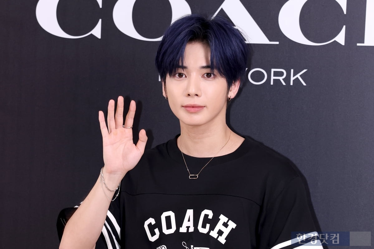 [포토] TXT 태현, '살짝 지은 미소에 모아 심쿵'
