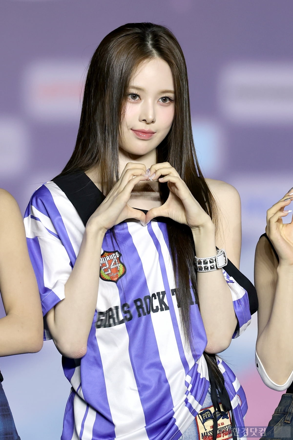 [포토] 이즈나, '개성 넘치는 스타일에 눈길~'