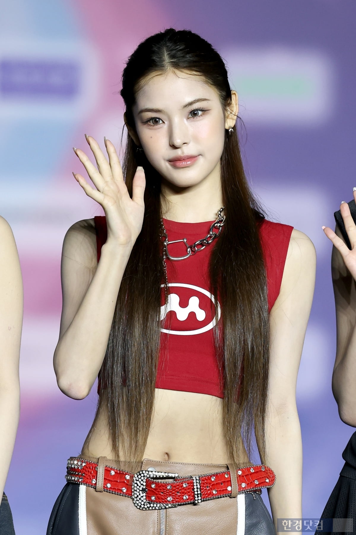 [포토] 이즈나, '개성 넘치는 스타일에 눈길~'