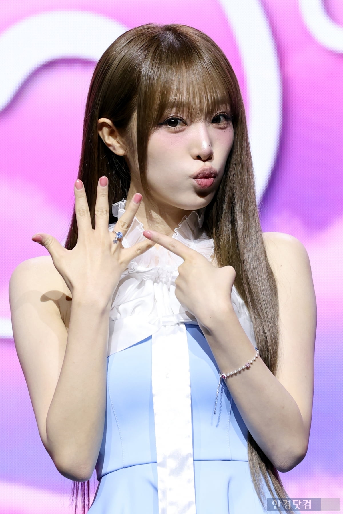 [포토] 최예나, '러블리한 모습에 시선강탈'